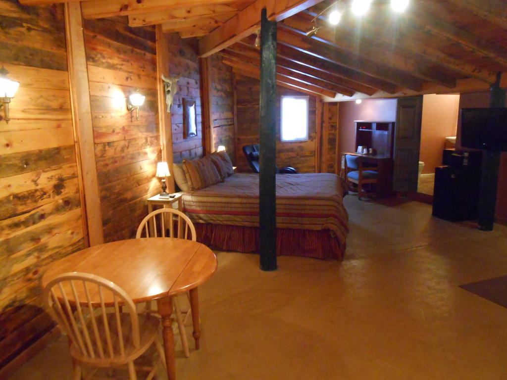 Redrock Country Inn Кейнаб Екстериор снимка
