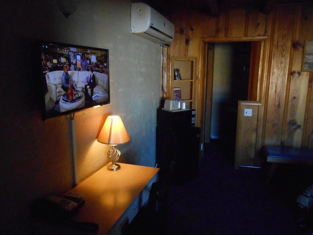 Redrock Country Inn Кейнаб Екстериор снимка